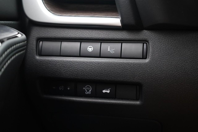 Nissan Rogue Vehicle Image 22