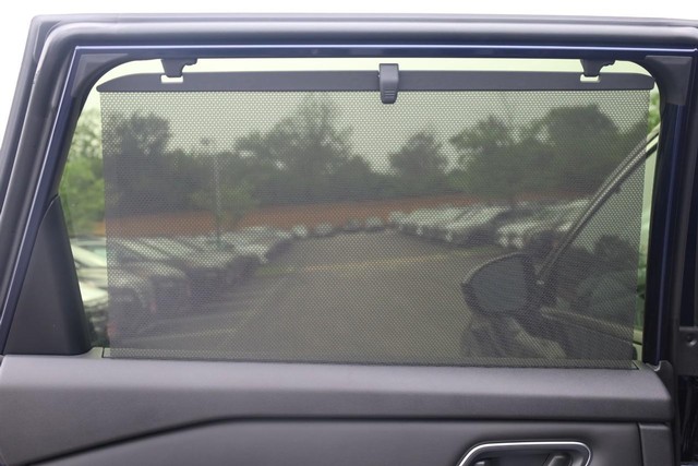 Nissan Rogue Vehicle Image 25