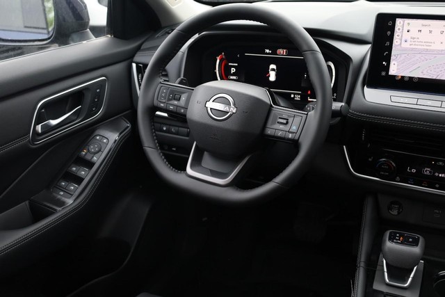 Nissan Rogue Vehicle Image 28