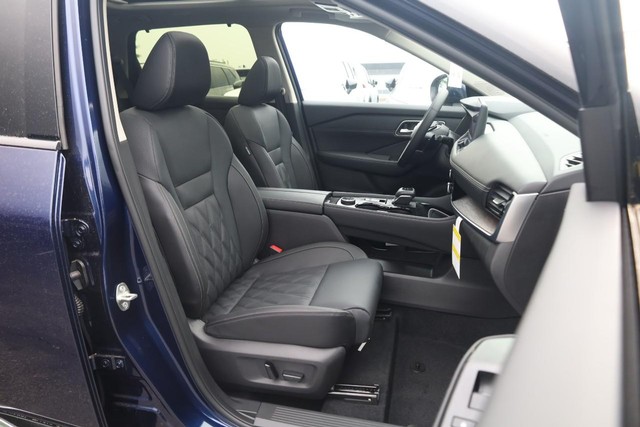 Nissan Rogue Vehicle Image 29