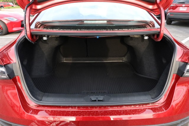 Nissan Sentra Vehicle Image 07