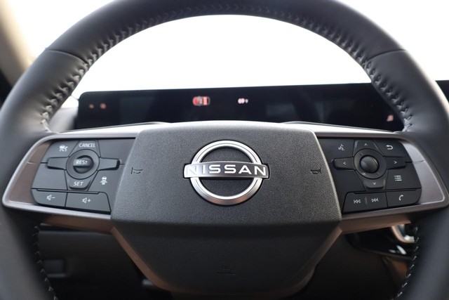 Nissan Sentra Vehicle Image 10