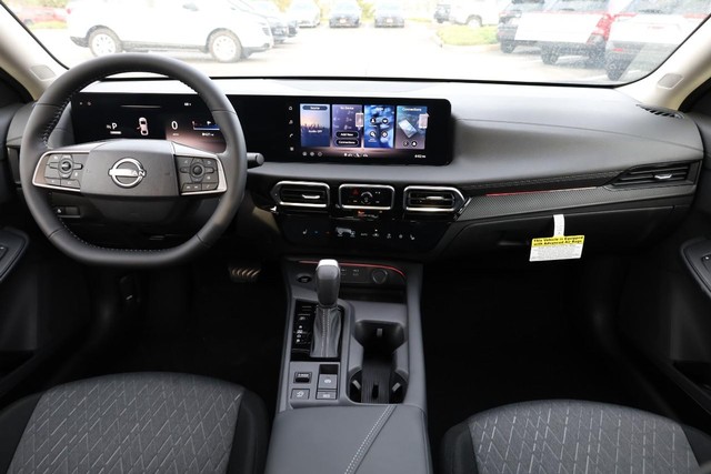 Nissan Sentra Vehicle Image 23