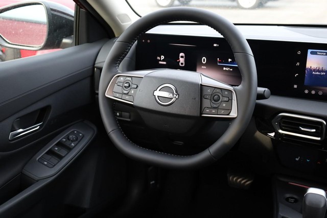 Nissan Sentra Vehicle Image 24