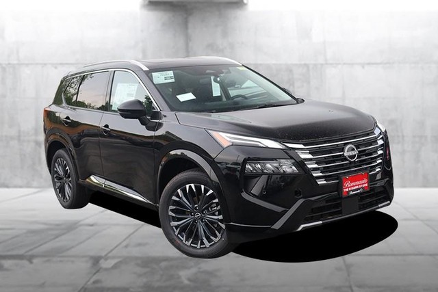 Nissan Rogue Vehicle Image 02