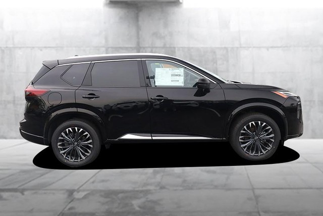 Nissan Rogue Vehicle Image 05