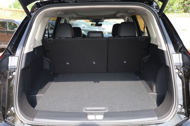 Nissan Rogue Vehicle Image 07