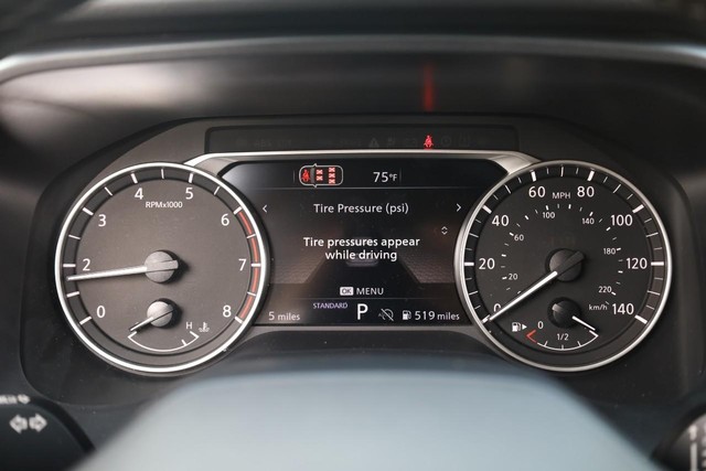 Nissan Rogue Vehicle Image 12