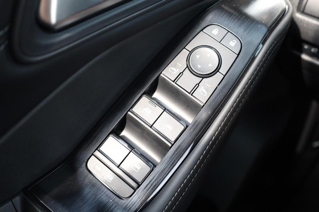 Nissan Rogue Vehicle Image 19