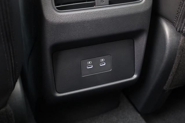 Nissan Rogue Vehicle Image 23