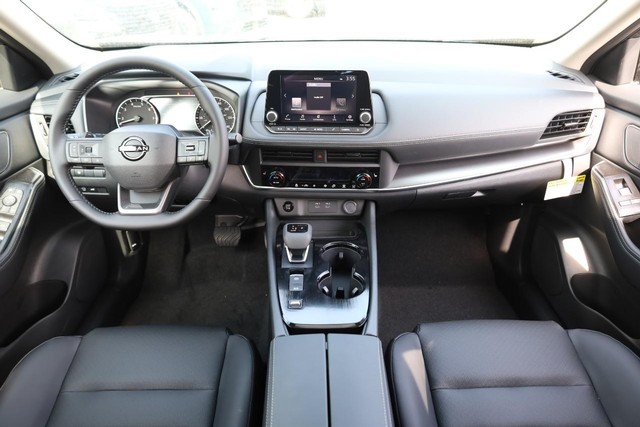 Nissan Rogue Vehicle Image 24