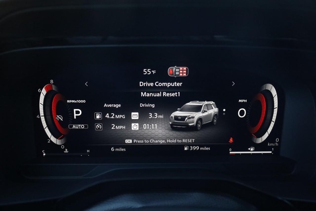 Nissan Pathfinder Vehicle Image 13