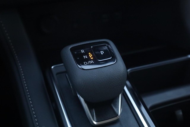 Nissan Pathfinder Vehicle Image 18