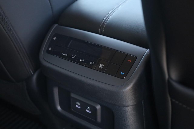 Nissan Pathfinder Vehicle Image 22