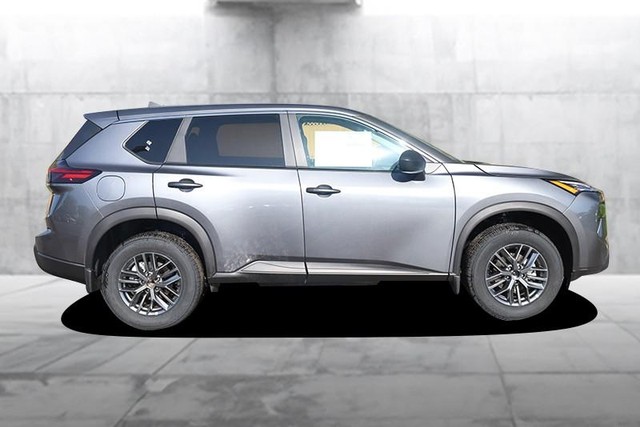 Nissan Rogue Vehicle Image 05