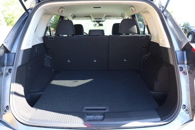 Nissan Rogue Vehicle Image 07