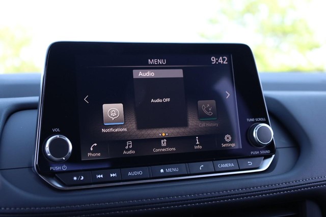 Nissan Rogue Vehicle Image 11