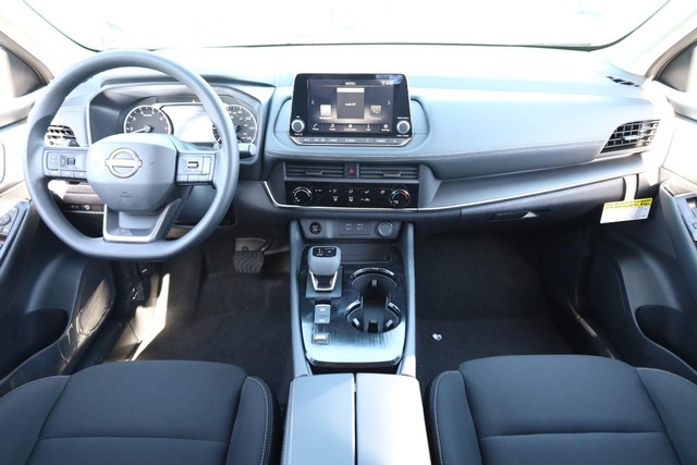 Nissan Rogue Vehicle Image 21