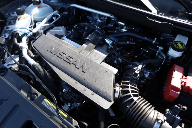 Nissan Rogue Vehicle Image 24