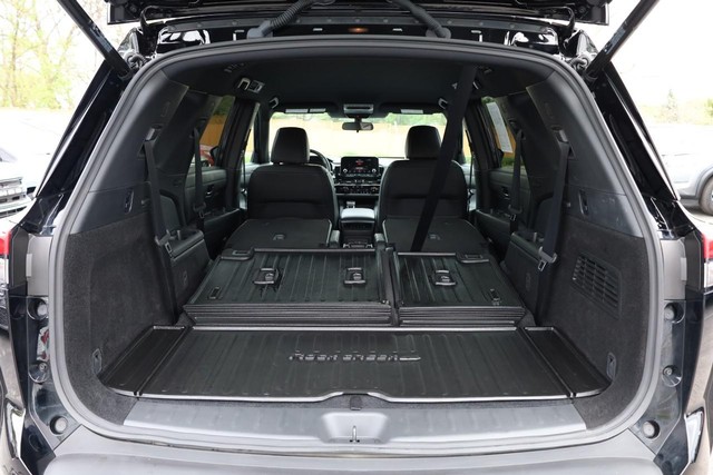 Nissan Pathfinder Vehicle Image 09