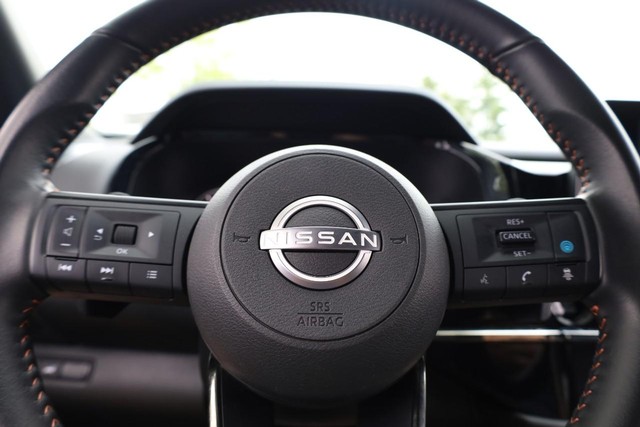 Nissan Pathfinder Vehicle Image 11