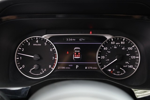 Nissan Pathfinder Vehicle Image 12