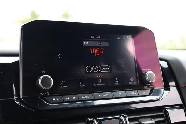 Nissan Pathfinder Vehicle Image 13