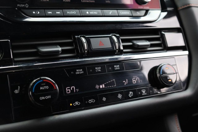 Nissan Pathfinder Vehicle Image 15