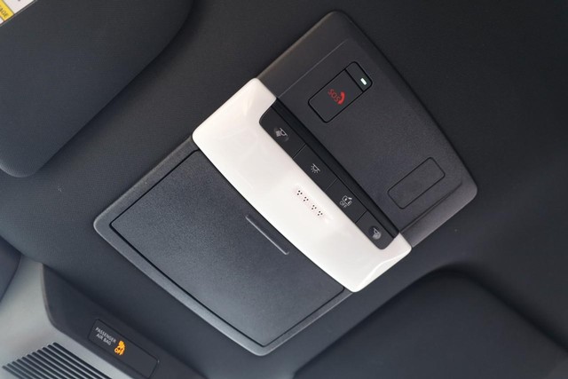 Nissan Pathfinder Vehicle Image 18