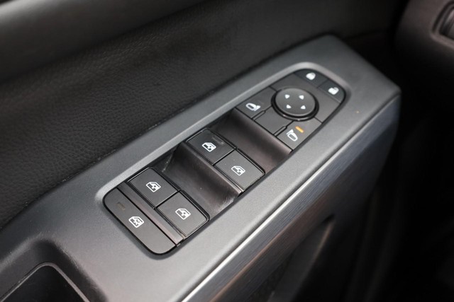 Nissan Pathfinder Vehicle Image 19