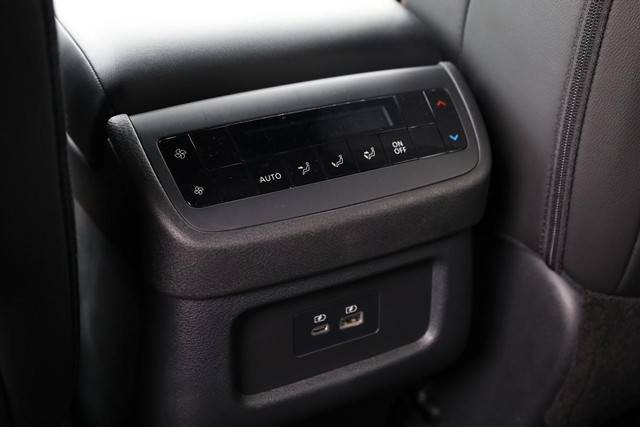 Nissan Pathfinder Vehicle Image 23