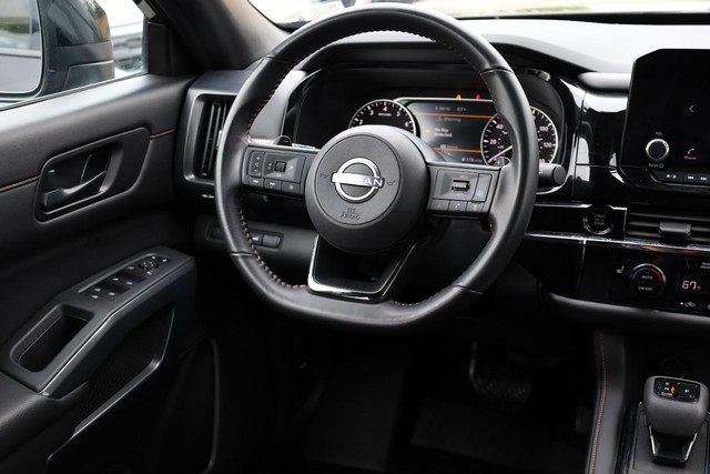 Nissan Pathfinder Vehicle Image 25