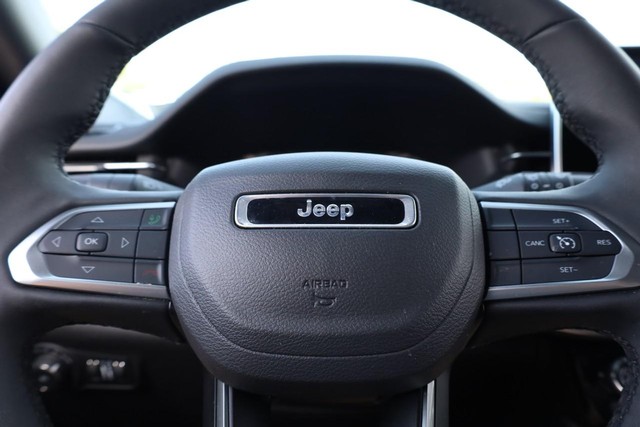 Jeep Compass Vehicle Image 11