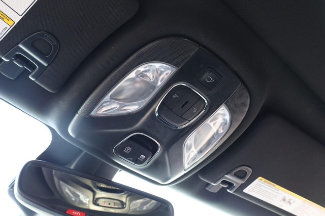 Jeep Compass Vehicle Image 18
