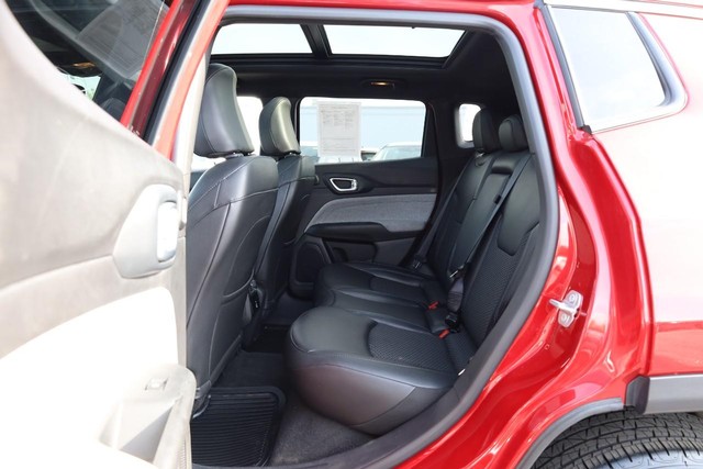 Jeep Compass Vehicle Image 22