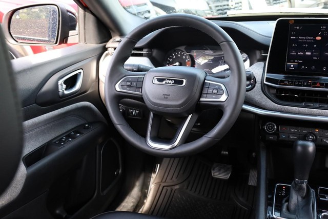 Jeep Compass Vehicle Image 25