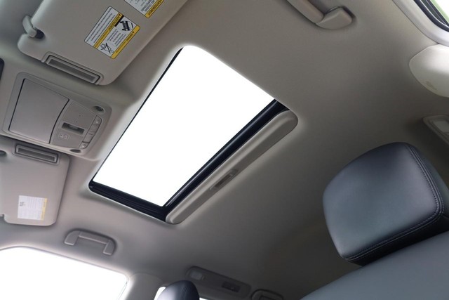 Nissan Armada Vehicle Image 11