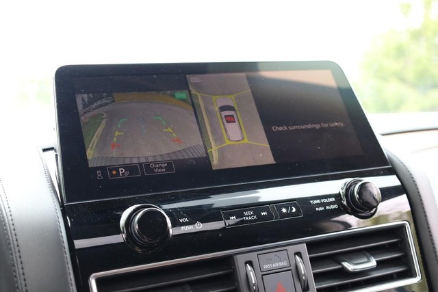 Nissan Armada Vehicle Image 16