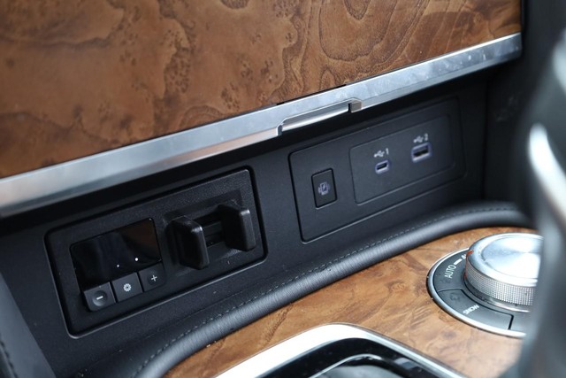 Nissan Armada Vehicle Image 18