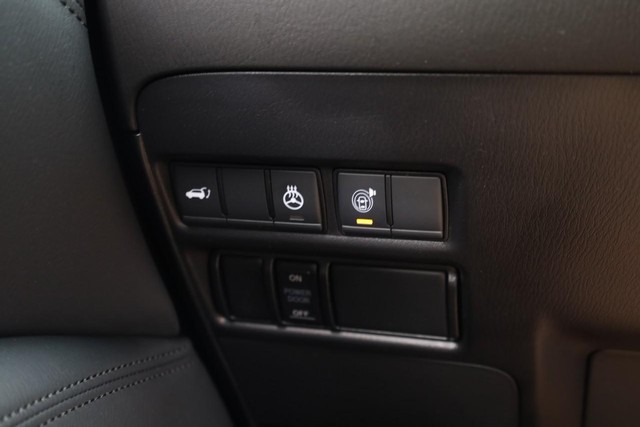 Nissan Armada Vehicle Image 23