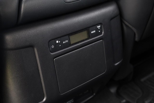 Nissan Armada Vehicle Image 26