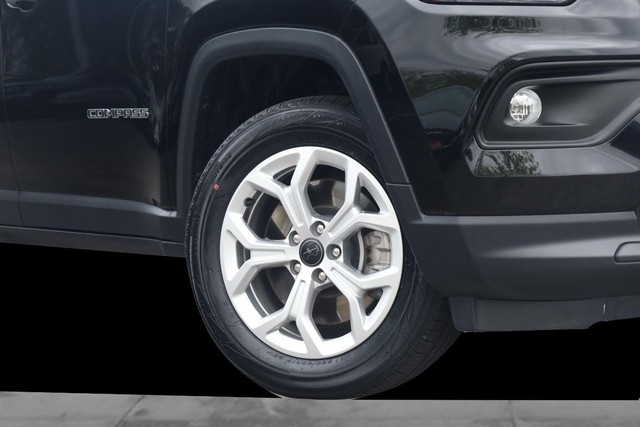 Jeep Compass Vehicle Image 03