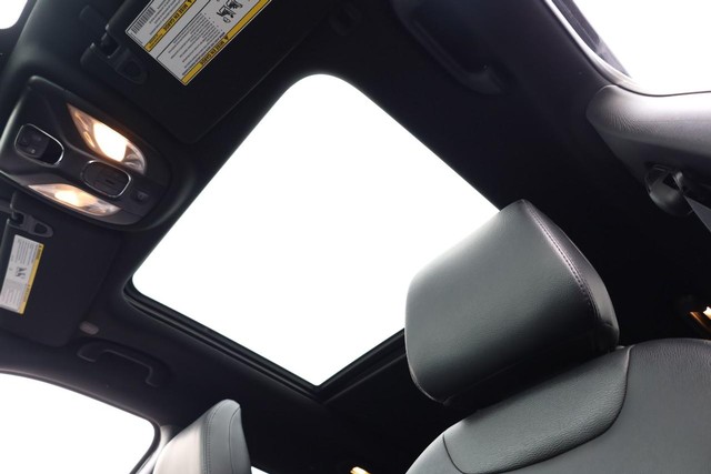 Jeep Compass Vehicle Image 09