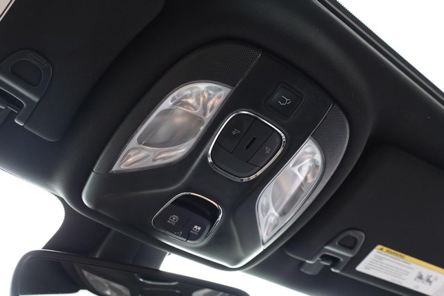 Jeep Compass Vehicle Image 16