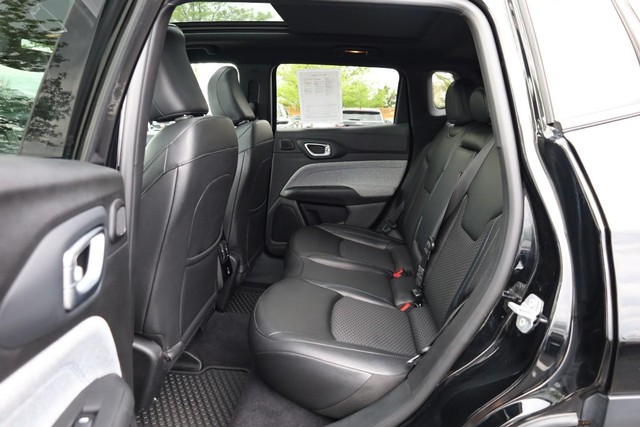 Jeep Compass Vehicle Image 20
