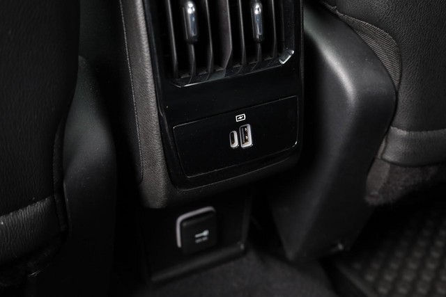Jeep Compass Vehicle Image 21