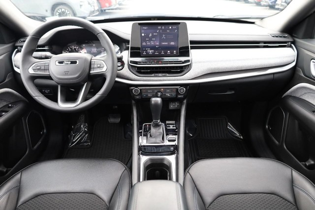 Jeep Compass Vehicle Image 22