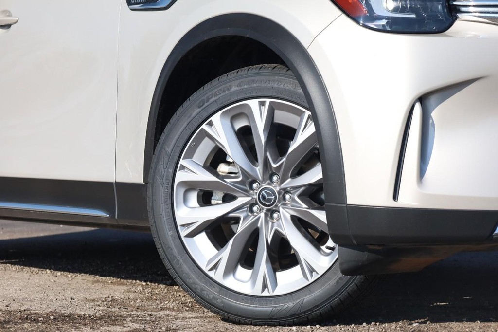 Mazda CX-90 Vehicle Full-screen Gallery Image 03