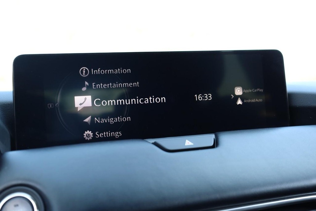 Mazda CX-90 Vehicle Full-screen Gallery Image 15