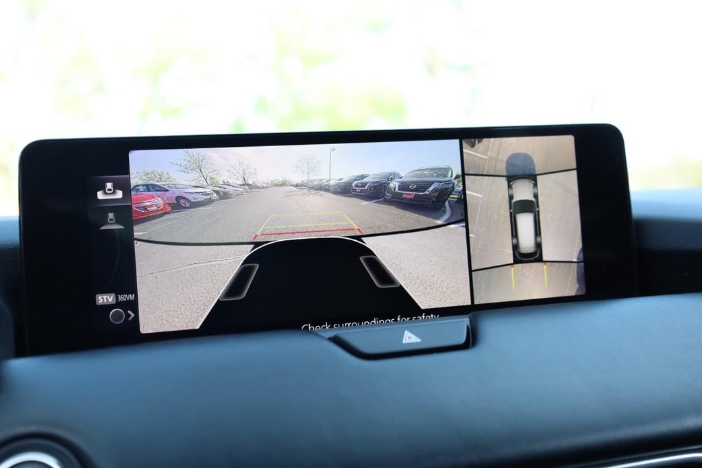 Mazda CX-90 Vehicle Full-screen Gallery Image 16